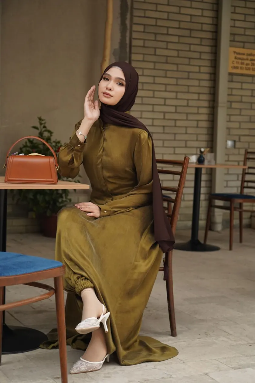 Платье-абайя «Olive Satin» — фото 1